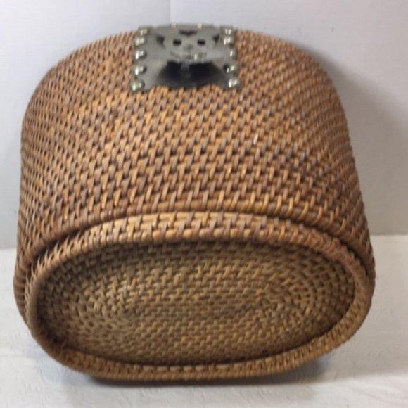 VTG Woven Wicker Tea Picnic Basket Hinged Padded Fish Clasp Double Handles - Picture 4 of 16